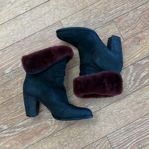 UGG Layna Black Heeled Boots with Burgundy Faux Fur - Sz 9
